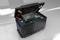 Forster 12,8V Lithium 300Ah LiFePO4 Premium Batterie | 400A-BMS-2.0 | 500A Bluetooth Mess-Shunt | 3840Wh | IP67