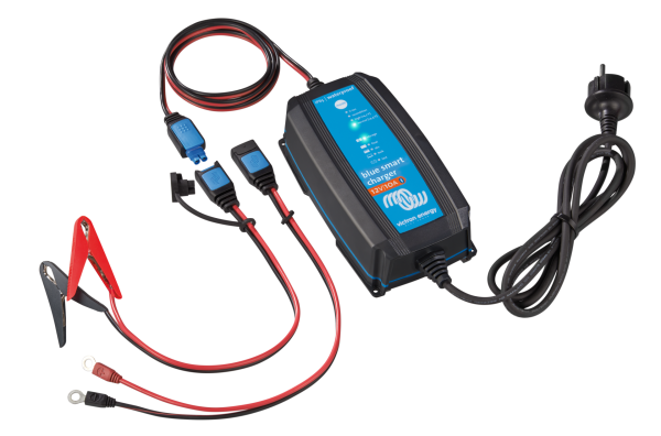 Blue Smart IP65 Charger 12/25(1) 230V CEE 7/17